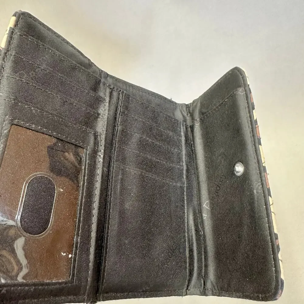 Vera Bradley leopard print quilted cotton RFID‎ trifold wallet snap closure - Picture 5 of 11